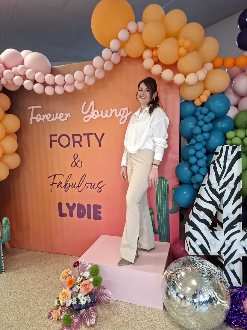 décoration d'anniversaire 40 ans par ML Events — toile « Forever Young, Forty & Fabulous »