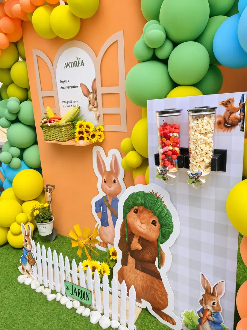 décoration d'anniversaire enfant par ML Events — candy bar thème Pierre Lapin